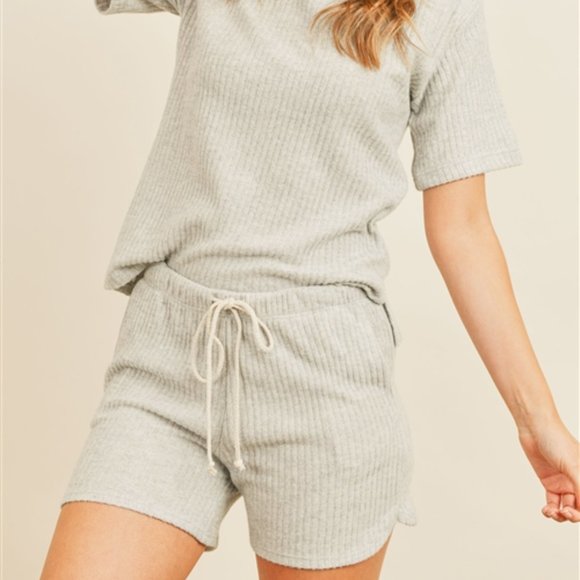 LIGHT GRAY TOP & SHORT SET - Picture 5 of 13
